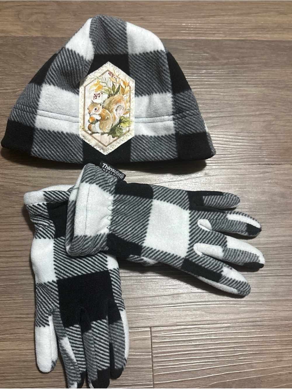 3M Thinsulate Black and White Plaid Beanie & Glove Set with Squirrel Patch
